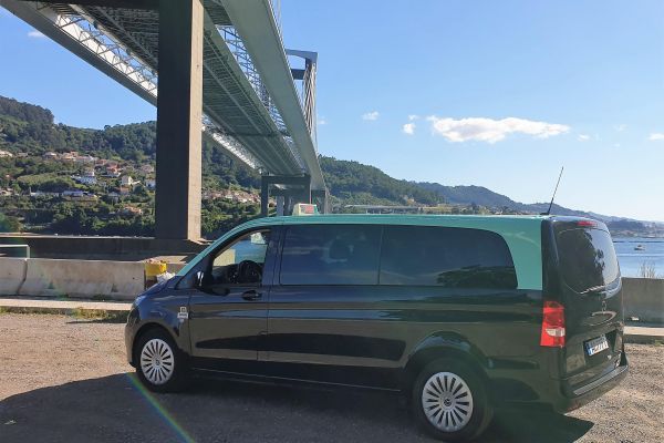 Transporte; aeroportos; discotecas; grupos desportivos e culturais; despedidas de solteiro; vans ;carrinhas